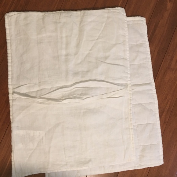 NWOT 2 Quince white Linen quilted standard pillow shams - Picture 2 of 9